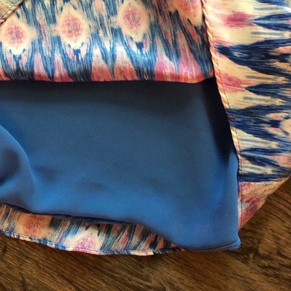 📣Last Chance📣Forever 21 Flowy Tank - Picture 2 of 3